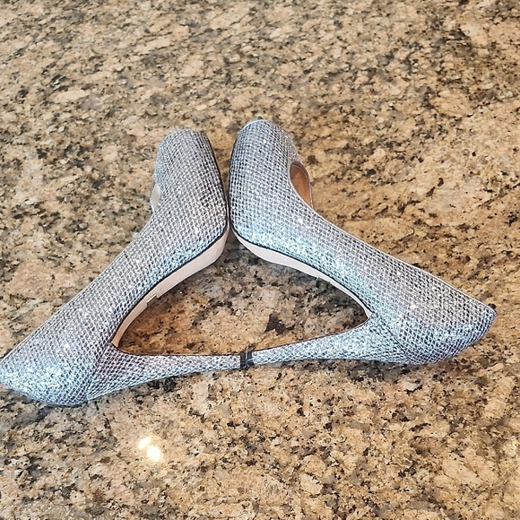 Badgley Mischka Silver Glitter High Heels - Picture 5 of 7